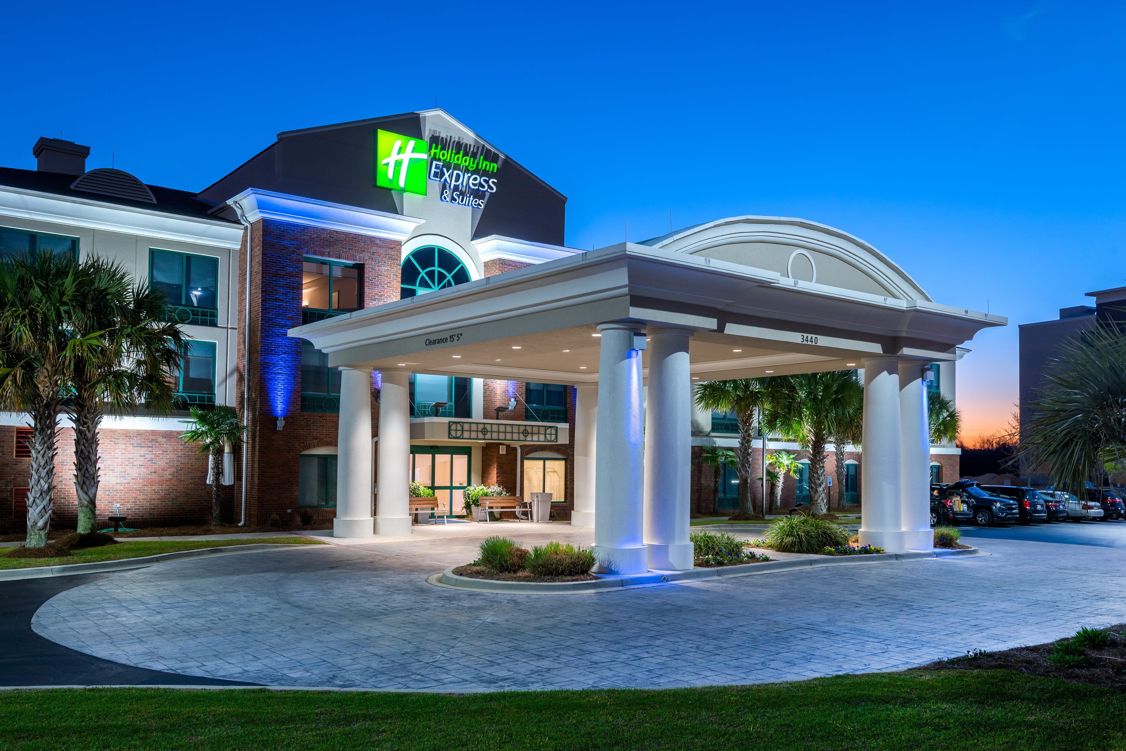 Holiday Inn Express & Suites Florence I-95 & I-20 Civic Ctr By Ihg Exterior photo