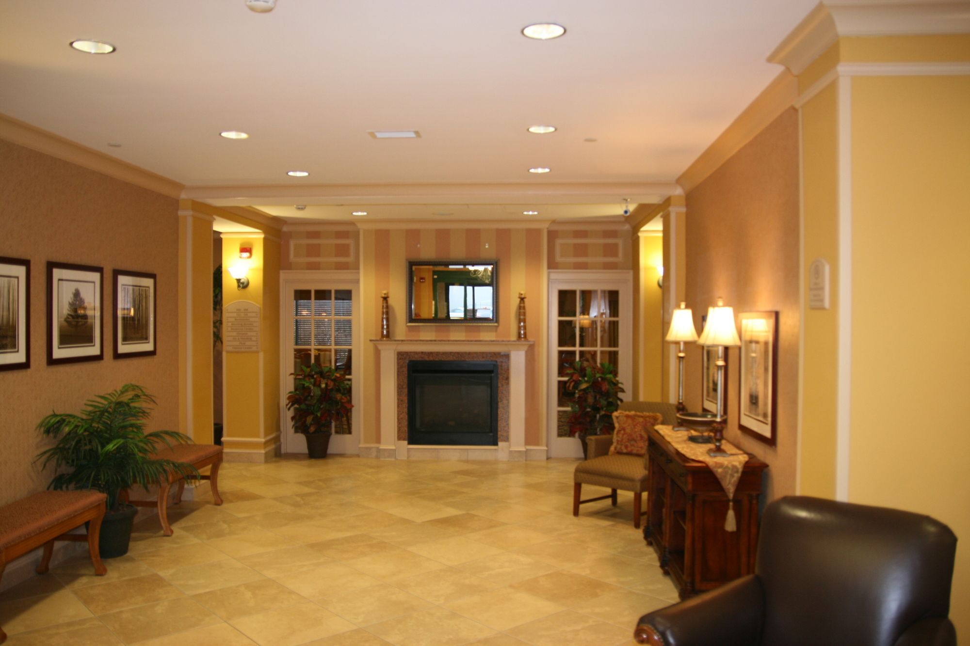 Holiday Inn Express & Suites Florence I-95 & I-20 Civic Ctr By Ihg Exterior photo
